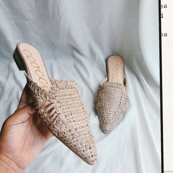 ๐จLAST PAIR// Taupe canvas Flats - Picture 4 of 9